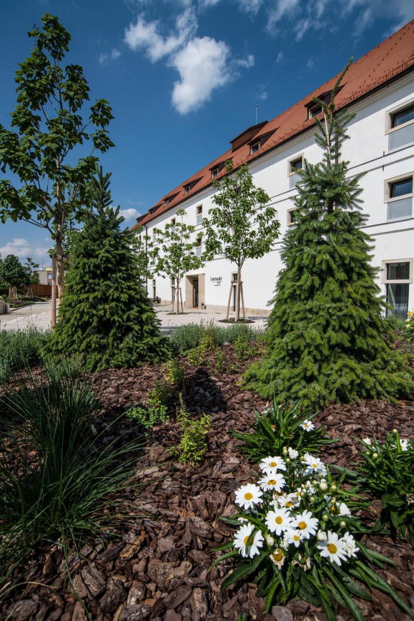 Lotrinsky Hotel Velké Pavlovice Exterior foto
